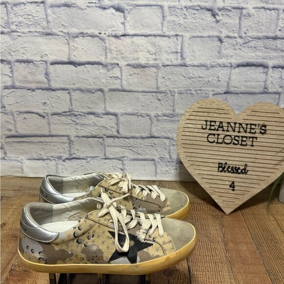 GOLDEN GOOSE
Super-Star Beige Camo Print Low Top Sneaker hard to find - Picture 10 of 16